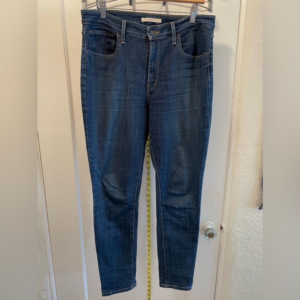 Levi’s 721 High Rise Skinny Jean